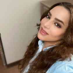 Single Iranian woman in Isfahan, Isfahan Province, Iran