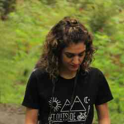 Single Iranian woman in Tajrish, Tehran Province, Iran