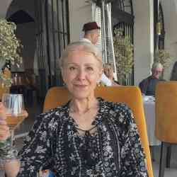 Single Iranian woman in Dallas, TX, United States