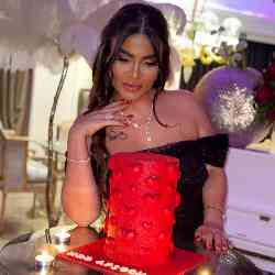 Single Iranian woman in Dubai, United Arab Emirates, United Arab Emirates