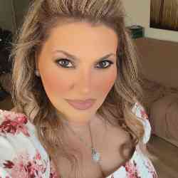 Single Iranian woman in Los Angeles, CA, United States