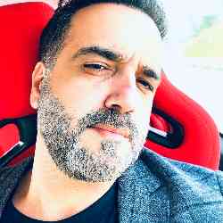 Single Iranian man in Dubai, United Arab Emirates, United Arab Emirates