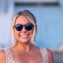 Single Iranian woman in London, UK, United Kingdom