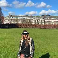 Single Iranian woman in Birmingham, UK, United Kingdom