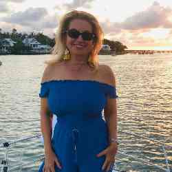 Single Iranian woman in Indianapolis, IN, United States