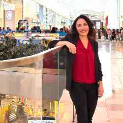 Single Iranian woman in Portsmouth, UK, United Kingdom