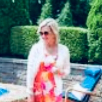 Single Iranian woman in London, UK, United Kingdom