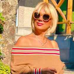 Single Iranian woman in Yerevan, Армения, Armenia