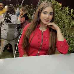 Single Iranian woman in Toronto, ON, Canada