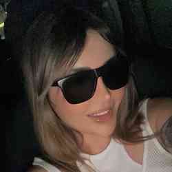 Single Iranian woman in Cochin, Maharashtra, India