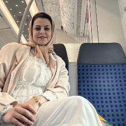 Single Iranian woman in Isfahan, Isfahan Province, Iran