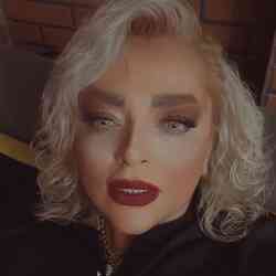 Single Iranian woman in Vancouver, BC, Canada