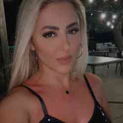 Single Iranian woman in Toronto, ON, Canada