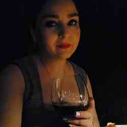 Single Iranian woman in Istanbul, İstanbul, Turkey