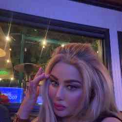 Single Iranian woman in Calabasas, Los Angeles, United States