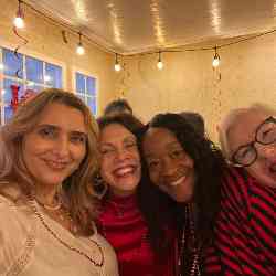 Single Iranian woman in Los Angeles, CA, United States