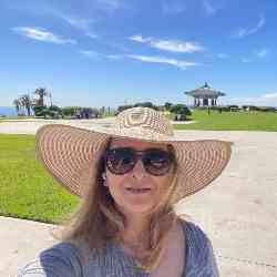 Single Iranian woman in Los Angeles, CA, United States