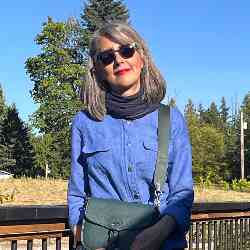 Single Iranian woman in Vancouver, BC, Canada