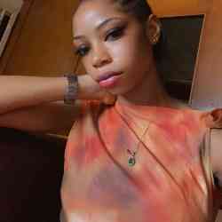 Single Iranian woman in London, UK, United Kingdom