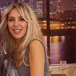 Single Iranian woman in London, UK, United Kingdom