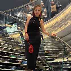 Single Iranian woman in Frankfurt am Main, Deutschland, Germany