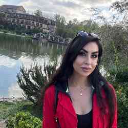 Single Iranian woman in Baku, Azerbaijan, Azerbaijan