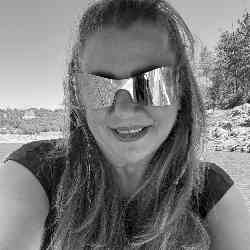 Single Iranian woman in Carmichael, CA, United States