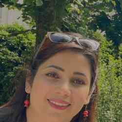 Single Iranian woman in Salzburg, Austria, Austria