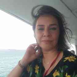 Single Iranian woman in Toronto, ON, Canada