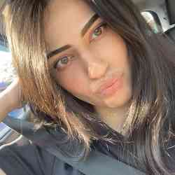 Single Iranian woman in Mumbai, Maharashtra, India