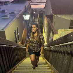 Single Iranian woman in Vancouver, BC, Canada