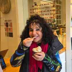 Single Iranian woman in Calabasas, CA, United States