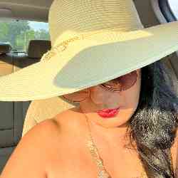 Single Iranian woman in Saint Petersburg, FL, United States