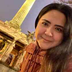 Single Iranian woman in Munich, Germany, Germany