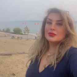 Single Iranian woman in Toronto, ON, Canada