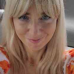 Single Iranian woman in Rivers, MB, Canada