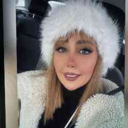 Single Iranian woman in London, UK, United Kingdom