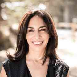 Single Iranian woman in London, UK, United Kingdom