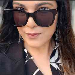 Single Iranian woman in Burnaby, BC, Canada