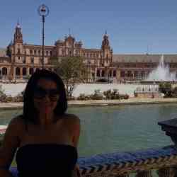 Single Iranian woman in London, UK, United Kingdom