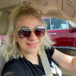 Single Iranian woman in Philadelphia, PA, United States