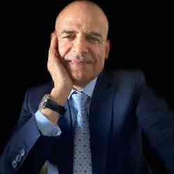 Single Iranian man in Paris, France, France