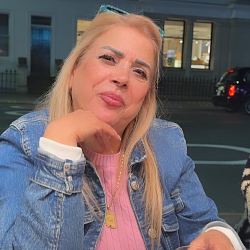 Single Iranian woman in London, UK, United Kingdom