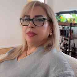 Single Iranian woman in London, UK, United Kingdom