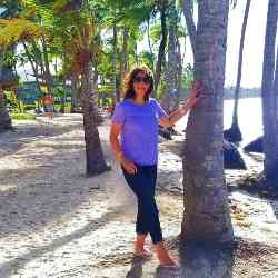 Single Iranian woman in Alexandria, VA, United States