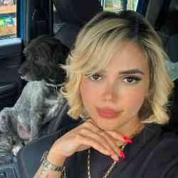 Single Iranian woman in Dubai, United Arab Emirates, United Arab Emirates