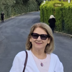 Single Iranian woman in London, UK, United Kingdom