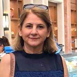 Single Iranian woman in London, UK, United Kingdom
