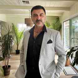 Single Iranian man in Los Angeles, California, United States