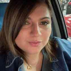 Single Iranian woman in Dubai, United Arab Emirates, United Arab Emirates